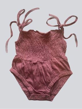 *NEW PHOTO* Baby Girl Tie-Shoulder Smocked Romper 12-18M